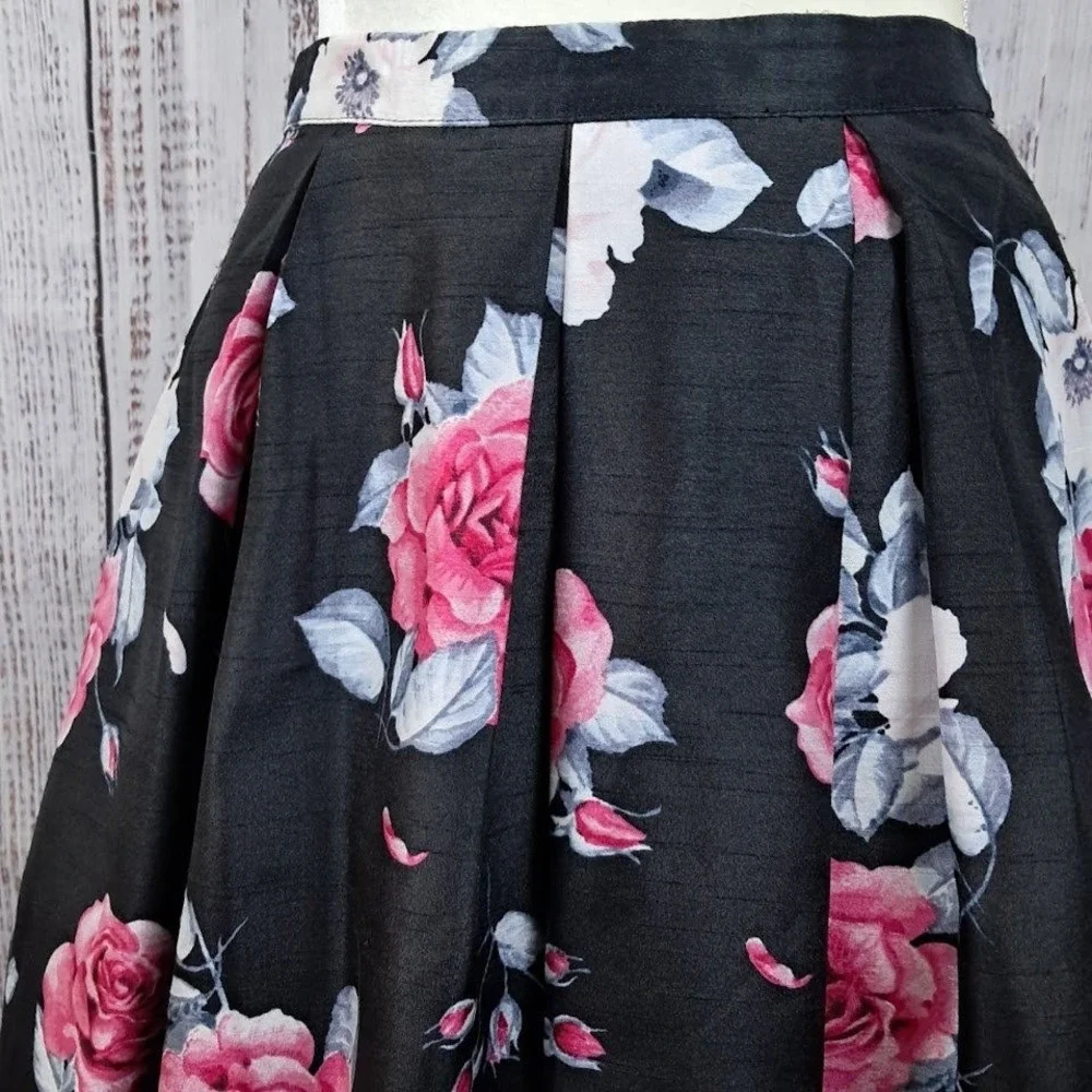 Sequin Hearts Jr. 3 Black & Pink Floral‎ Flared Pleated Mini Skirt Harajuku